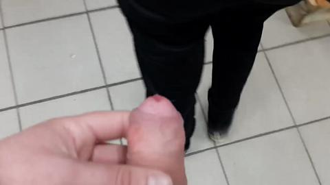 10661