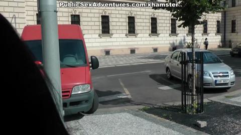 46983